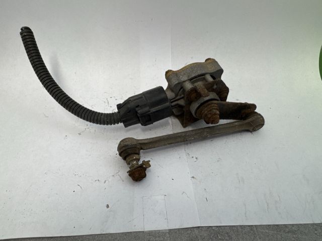 bontott TOYOTA AVENSIS T25 Hátsó Xenon Szintszabályzó Jeladó