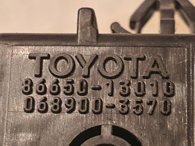 bontott TOYOTA AVENSIS T25 Irányjelző Relé