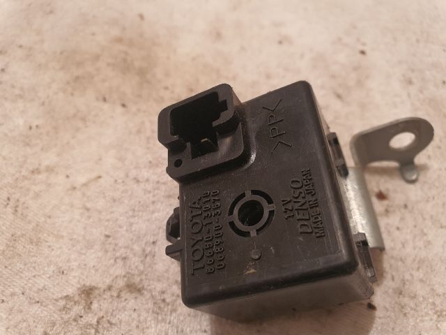 bontott TOYOTA AVENSIS T25 Irányjelző Relé