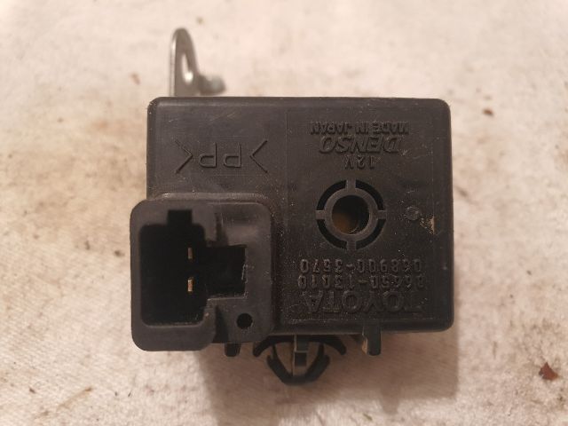 bontott TOYOTA AVENSIS T25 Irányjelző Relé