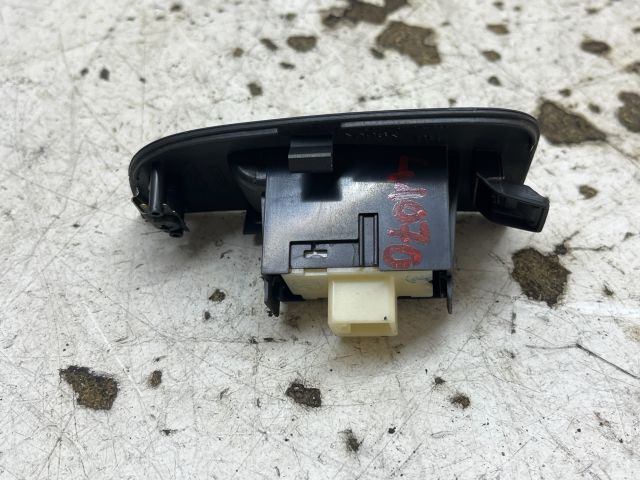 bontott TOYOTA AVENSIS T25 Jobb első Ablakemelő Kapcsoló