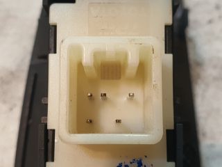 bontott TOYOTA AVENSIS T25 Jobb első Ablakemelő Kapcsoló