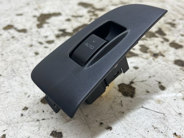 bontott TOYOTA AVENSIS T25 Jobb első Ablakemelő Kapcsoló