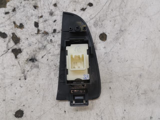 bontott TOYOTA AVENSIS T25 Jobb első Ablakemelő Kapcsoló