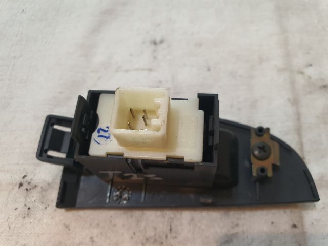bontott TOYOTA AVENSIS T25 Jobb első Ablakemelő Kapcsoló