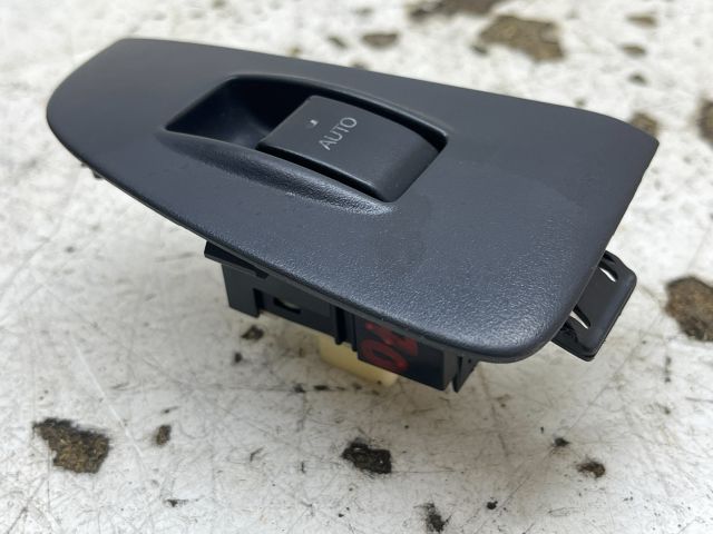 bontott TOYOTA AVENSIS T25 Jobb első Ablakemelő Kapcsoló