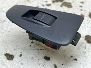 bontott TOYOTA AVENSIS T25 Jobb első Ablakemelő Kapcsoló