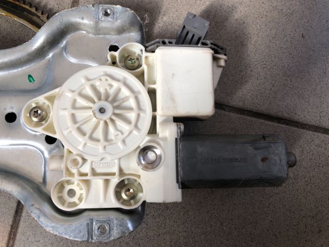 bontott TOYOTA AVENSIS T25 Jobb első Ablakemelő Szerkezet (Elektromos)