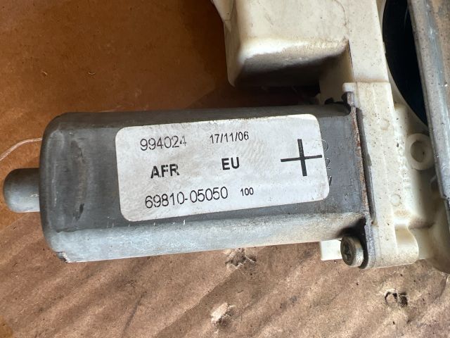 bontott TOYOTA AVENSIS T25 Jobb első Ablakemelő Szerkezet (Elektromos)