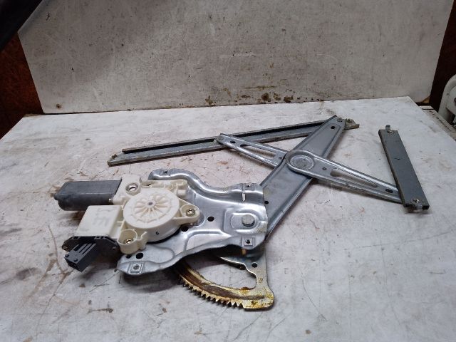 bontott TOYOTA AVENSIS T25 Jobb első Ablakemelő Szerkezet (Elektromos)