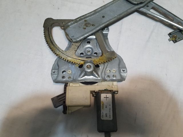 bontott TOYOTA AVENSIS T25 Jobb első Ablakemelő Szerkezet (Elektromos)