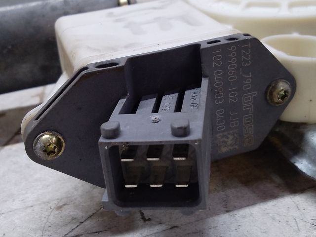 bontott TOYOTA AVENSIS T25 Jobb első Ablakemelő Szerkezet (Elektromos)