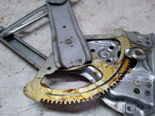 bontott TOYOTA AVENSIS T25 Jobb első Ablakemelő Szerkezet (Elektromos)