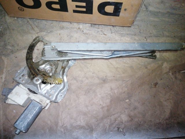 bontott TOYOTA AVENSIS T25 Jobb első Ablakemelő Szerkezet (Elektromos)