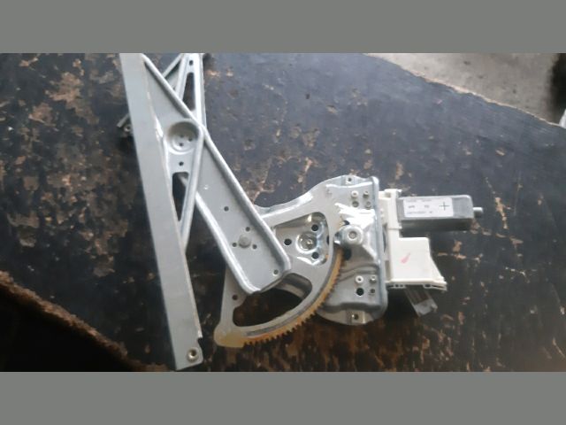 bontott TOYOTA AVENSIS T25 Jobb első Ablakemelő Szerkezet (Elektromos)