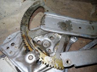 bontott TOYOTA AVENSIS T25 Jobb első Ablakemelő Szerkezet (Elektromos)