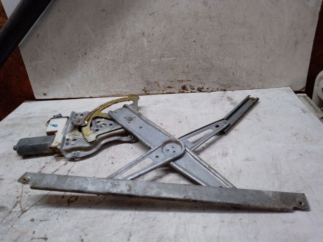 bontott TOYOTA AVENSIS T25 Jobb első Ablakemelő Szerkezet (Elektromos)