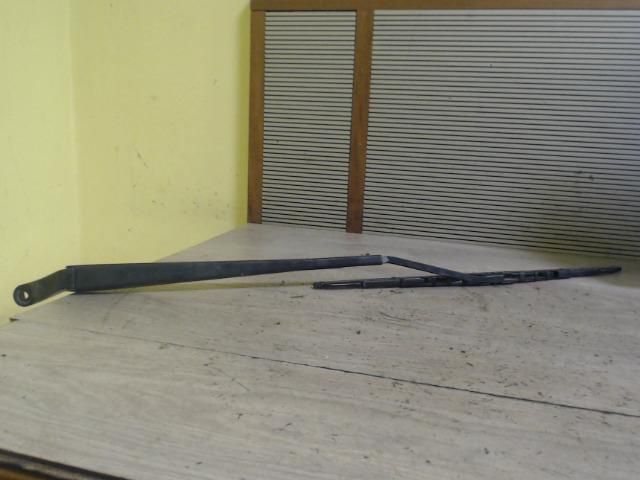 bontott TOYOTA AVENSIS T25 Jobb első Ablaktörlő Kar