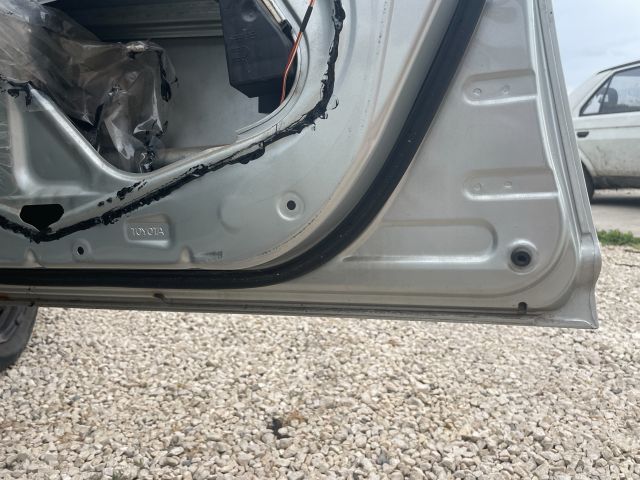 bontott TOYOTA AVENSIS T25 Jobb első Ajtó (Üres lemez)