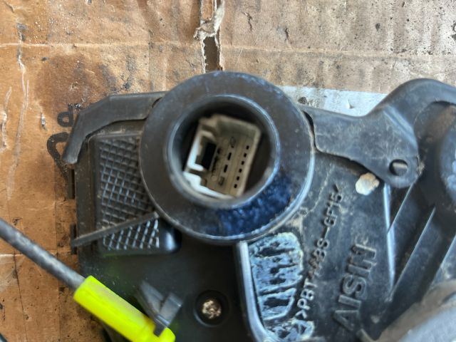 bontott TOYOTA AVENSIS T25 Jobb első Ajtózár