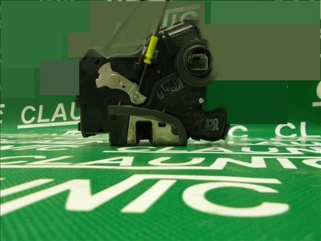 bontott TOYOTA AVENSIS T25 Jobb első Ajtózár