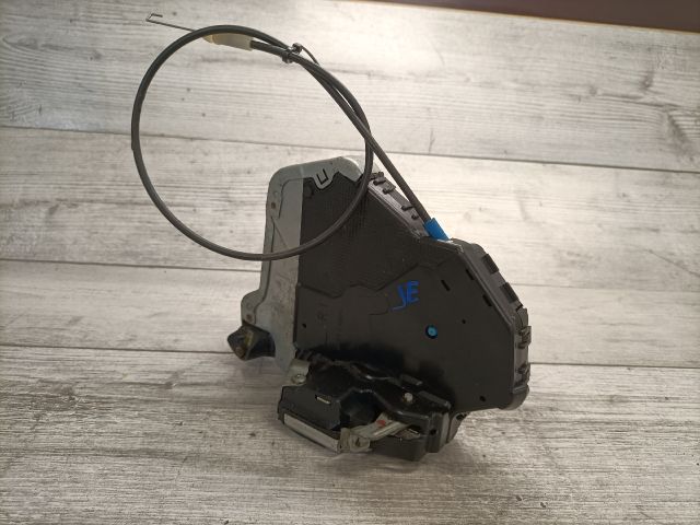 bontott TOYOTA AVENSIS T25 Jobb első Ajtózár