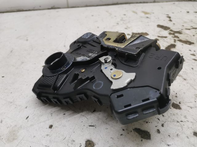 bontott TOYOTA AVENSIS T25 Jobb első Ajtózár