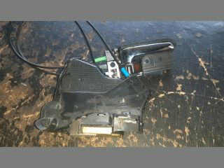 bontott TOYOTA AVENSIS T25 Jobb első Ajtózár