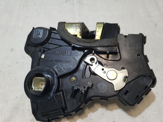 bontott TOYOTA AVENSIS T25 Jobb első Ajtózár