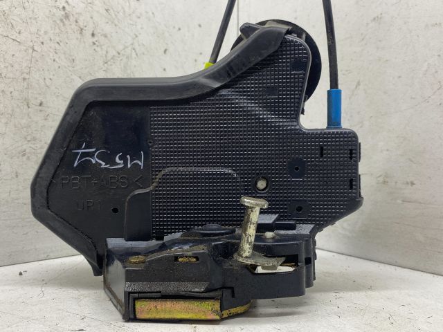 bontott TOYOTA AVENSIS T25 Jobb első Ajtózár