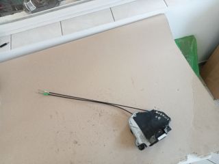 bontott TOYOTA AVENSIS T25 Jobb első Ajtózár