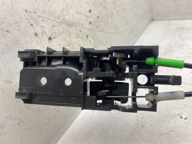 bontott TOYOTA AVENSIS T25 Jobb első Ajtózár