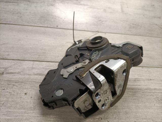 bontott TOYOTA AVENSIS T25 Jobb első Ajtózár