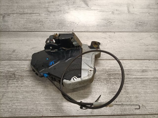 bontott TOYOTA AVENSIS T25 Jobb első Ajtózár