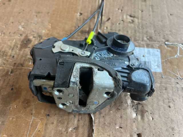 bontott TOYOTA AVENSIS T25 Jobb első Ajtózár