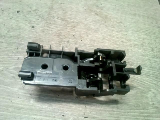 bontott TOYOTA AVENSIS T25 Jobb első Belső Kilincs