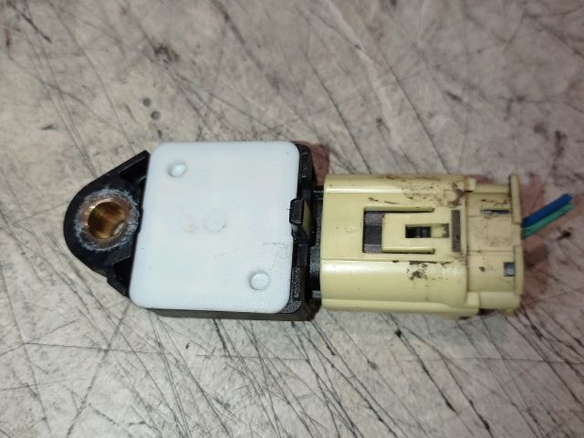 bontott TOYOTA AVENSIS T25 Jobb első Oldal Ütközés Érzékelő