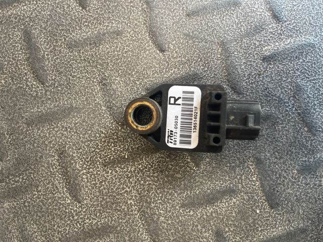 bontott TOYOTA AVENSIS T25 Jobb első Oldal Ütközés Érzékelő