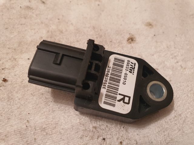 bontott TOYOTA AVENSIS T25 Jobb első Oldal Ütközés Érzékelő