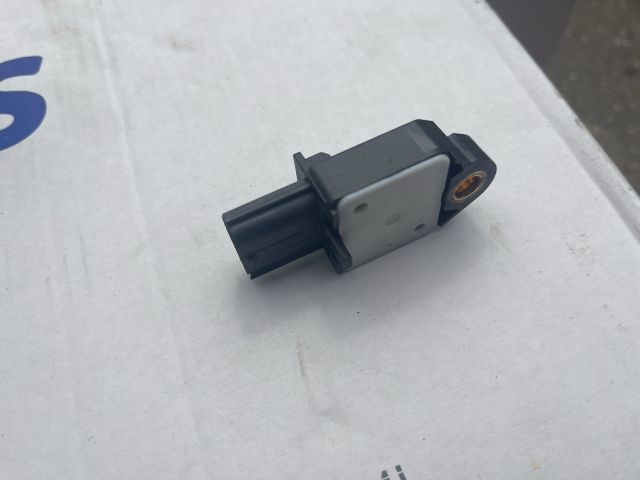 bontott TOYOTA AVENSIS T25 Jobb első Oldal Ütközés Érzékelő