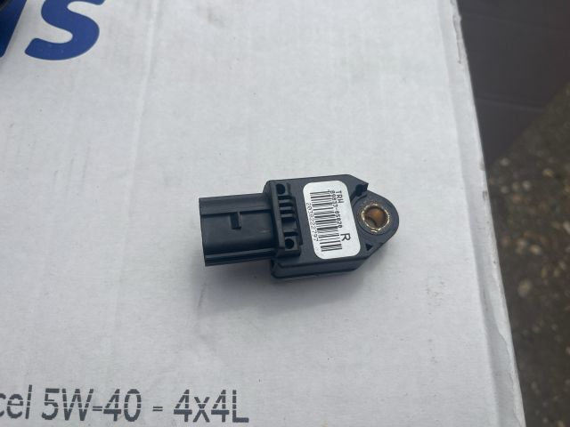 bontott TOYOTA AVENSIS T25 Jobb első Oldal Ütközés Érzékelő