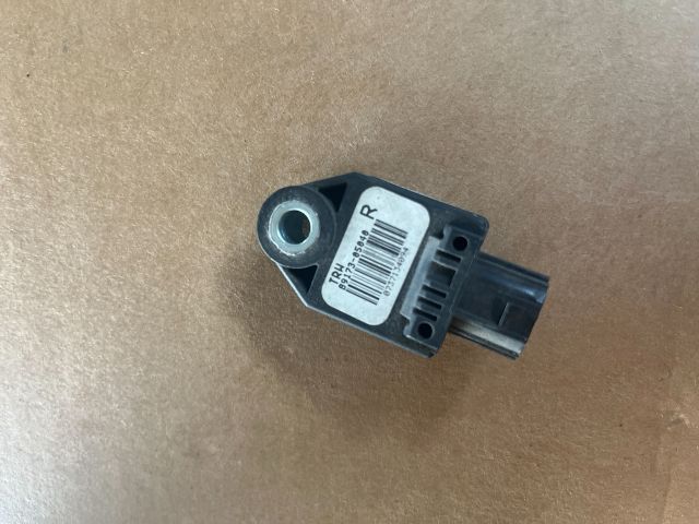 bontott TOYOTA AVENSIS T25 Jobb első Oldal Ütközés Érzékelő