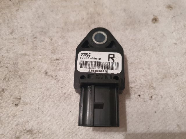 bontott TOYOTA AVENSIS T25 Jobb első Oldal Ütközés Érzékelő