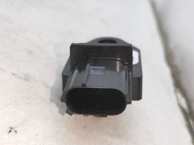 bontott TOYOTA AVENSIS T25 Jobb első Oldal Ütközés Érzékelő