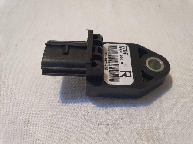 bontott TOYOTA AVENSIS T25 Jobb első Oldal Ütközés Érzékelő