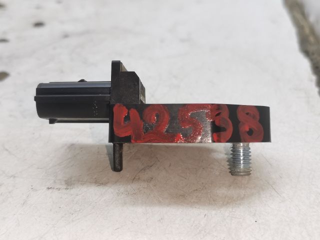 bontott TOYOTA AVENSIS T25 Jobb első Oldal Ütközés Érzékelő