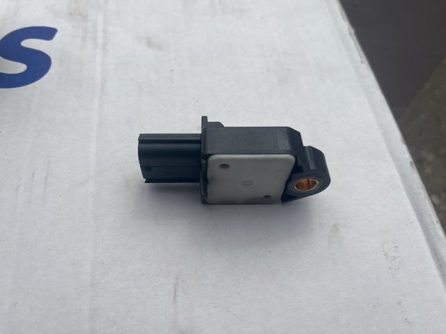 bontott TOYOTA AVENSIS T25 Jobb első Oldal Ütközés Érzékelő