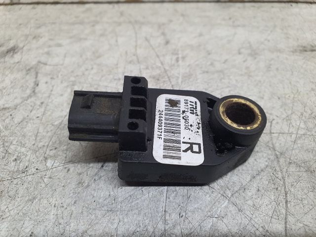 bontott TOYOTA AVENSIS T25 Jobb első Ütközés Érzékelő (Homlokfalon)