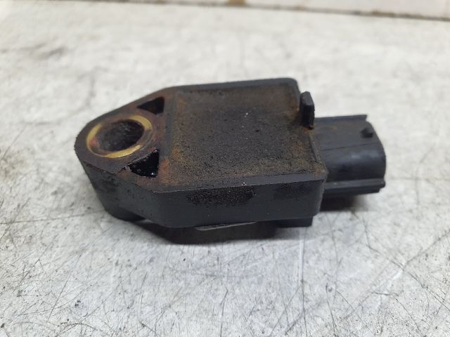 bontott TOYOTA AVENSIS T25 Jobb első Ütközés Érzékelő (Homlokfalon)