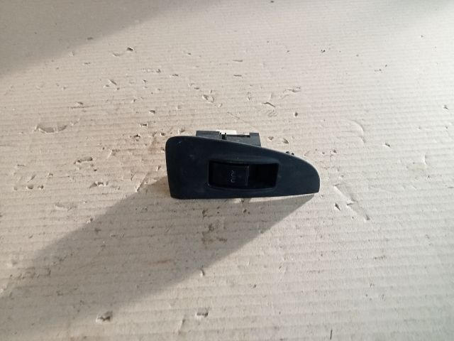 bontott TOYOTA AVENSIS T25 Jobb hátsó Ablakemelő Kapcsoló